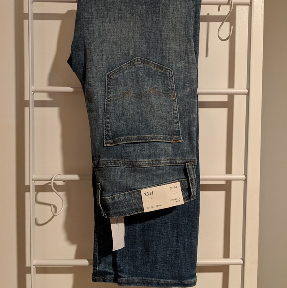 NWT American Eagle Slim Straight Next Level Flex - Picture 1 of 3